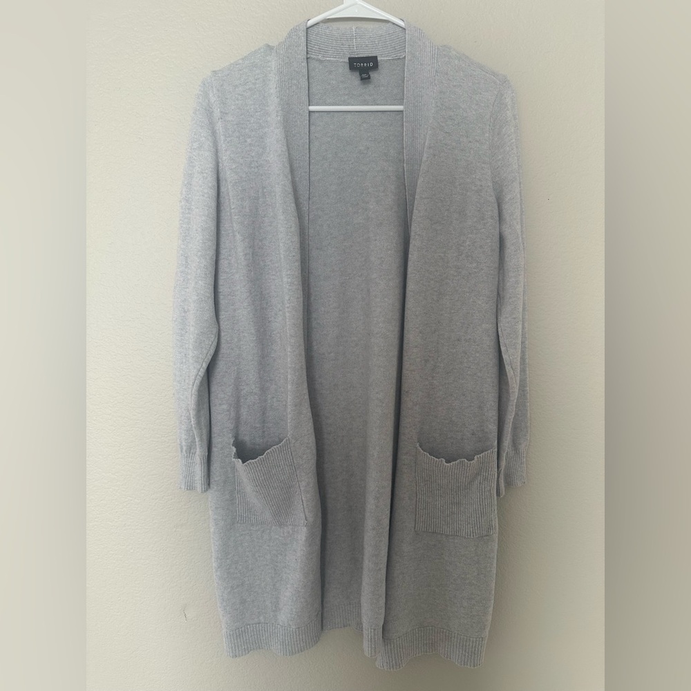 TORRID SIZE 00 10 OPEN FRONT GREY CARDIGAN WITH FRONT POCKETS